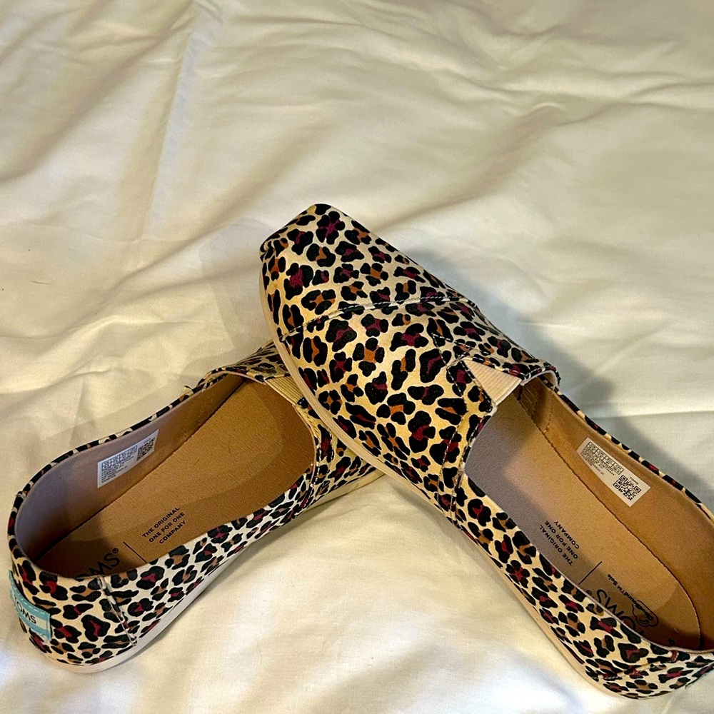 Tom’s women’s shoes. Size 9.5 Cheetah print